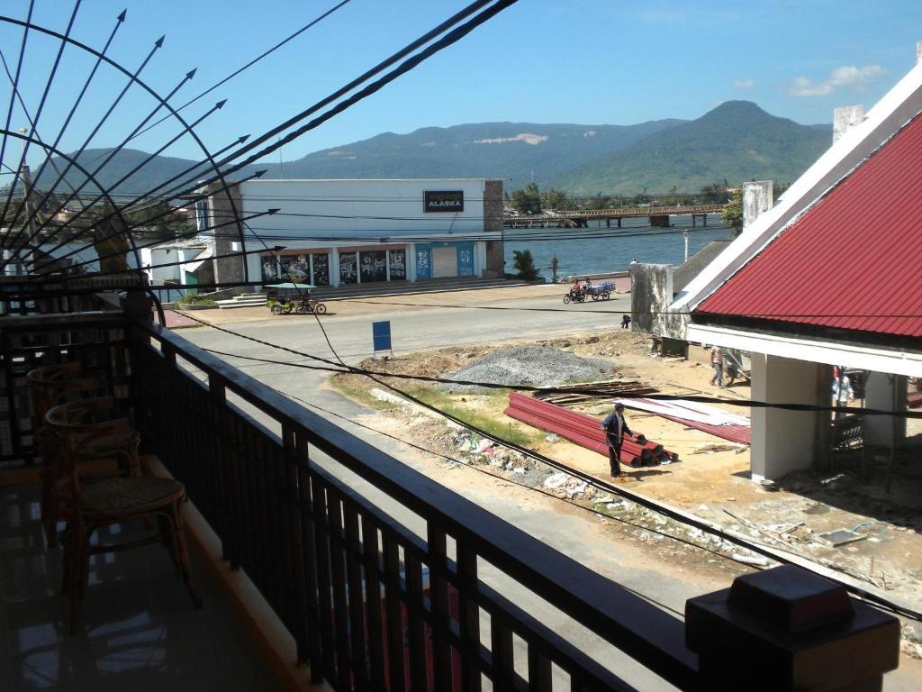 Old Town Guesthouse Kampot Exterior photo